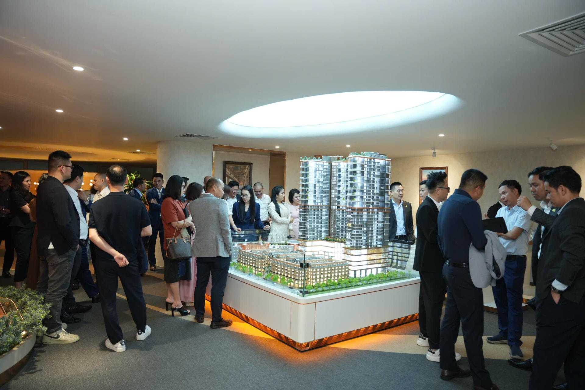 HANOIBA TỔ CHỨC THÀNH CÔNG HỘI NGHỊ BCH LẦN THỨ 19