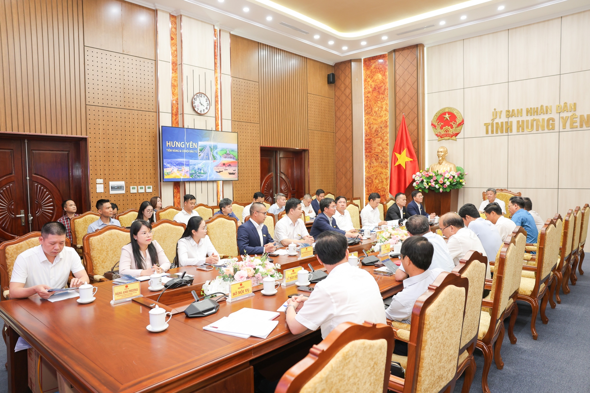 HƯNG YÊN: LẮNG NGHE DOANH NGHIỆP TRẺ HÀ NỘI, THÁO GỠ ĐIỂM NGHẼN ĐỂ HÚT ĐẦU TƯ   