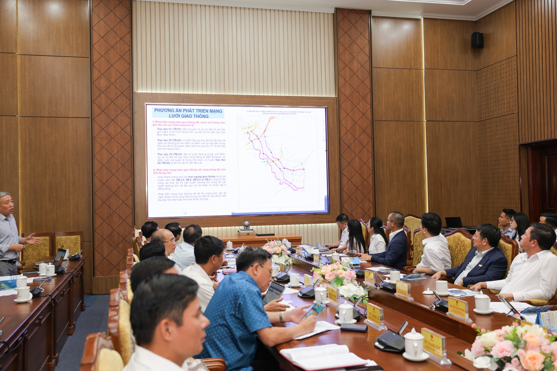HƯNG YÊN: LẮNG NGHE DOANH NGHIỆP TRẺ HÀ NỘI, THÁO GỠ ĐIỂM NGHẼN ĐỂ HÚT ĐẦU TƯ   