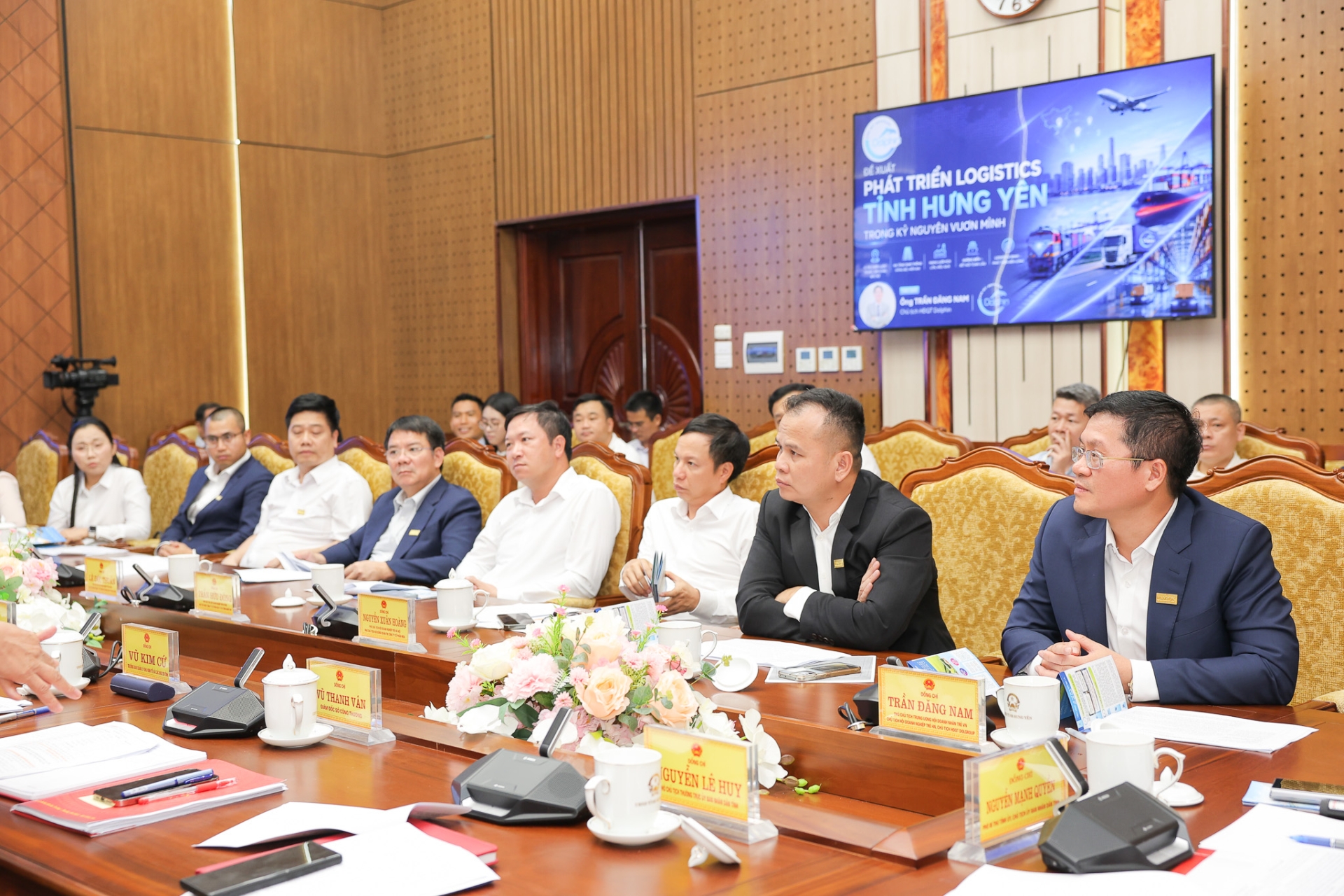 HƯNG YÊN: LẮNG NGHE DOANH NGHIỆP TRẺ HÀ NỘI, THÁO GỠ ĐIỂM NGHẼN ĐỂ HÚT ĐẦU TƯ   