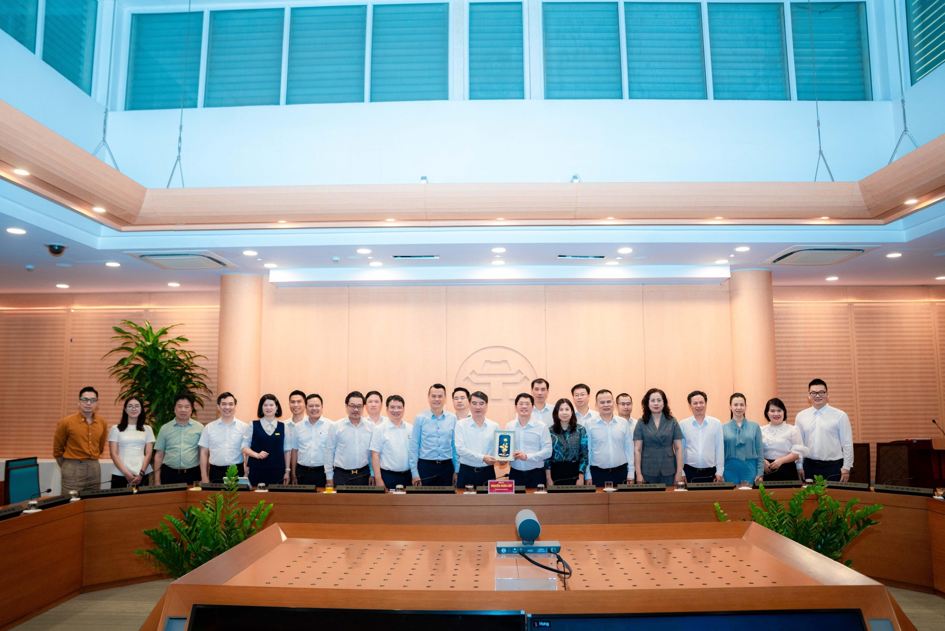 DOANH NGHIỆP TRẺ HÀ NỘI HIẾN KẾ PHÁT TRIỂN THỦ ĐÔ TẠI BUỔI LÀM VIỆC CÙNG LÃNH ĐẠO UBND THÀNH PHỐ HÀ NỘI