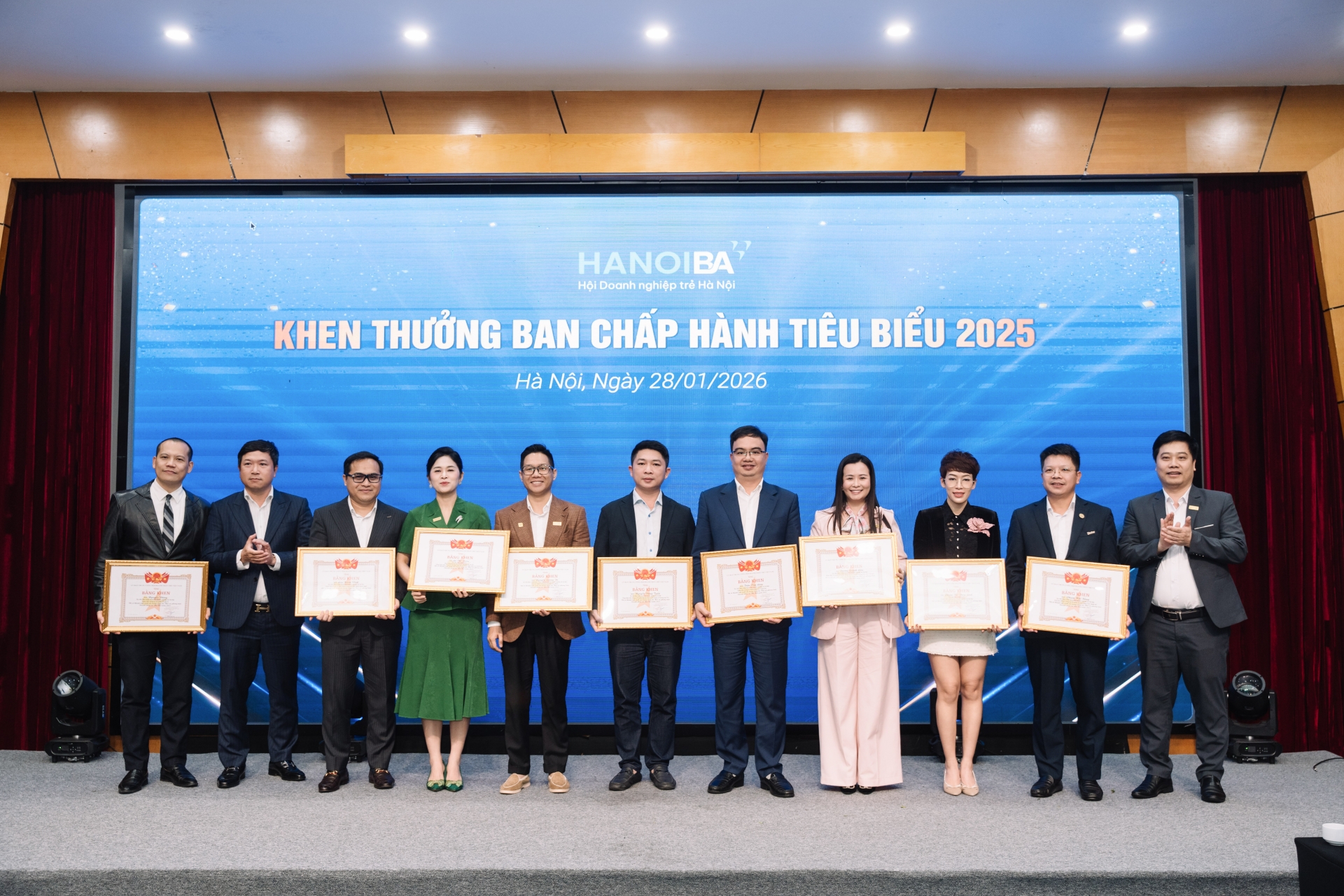 KHEN THƯỞNG TẬP THỂ VÀ CÁ NHÂN TIÊU BIỂU HANOIBA 2025