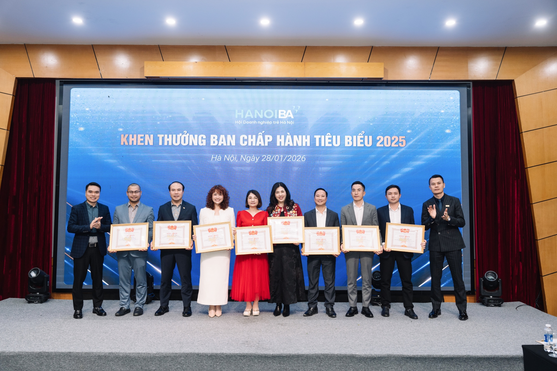 KHEN THƯỞNG TẬP THỂ VÀ CÁ NHÂN TIÊU BIỂU HANOIBA 2025