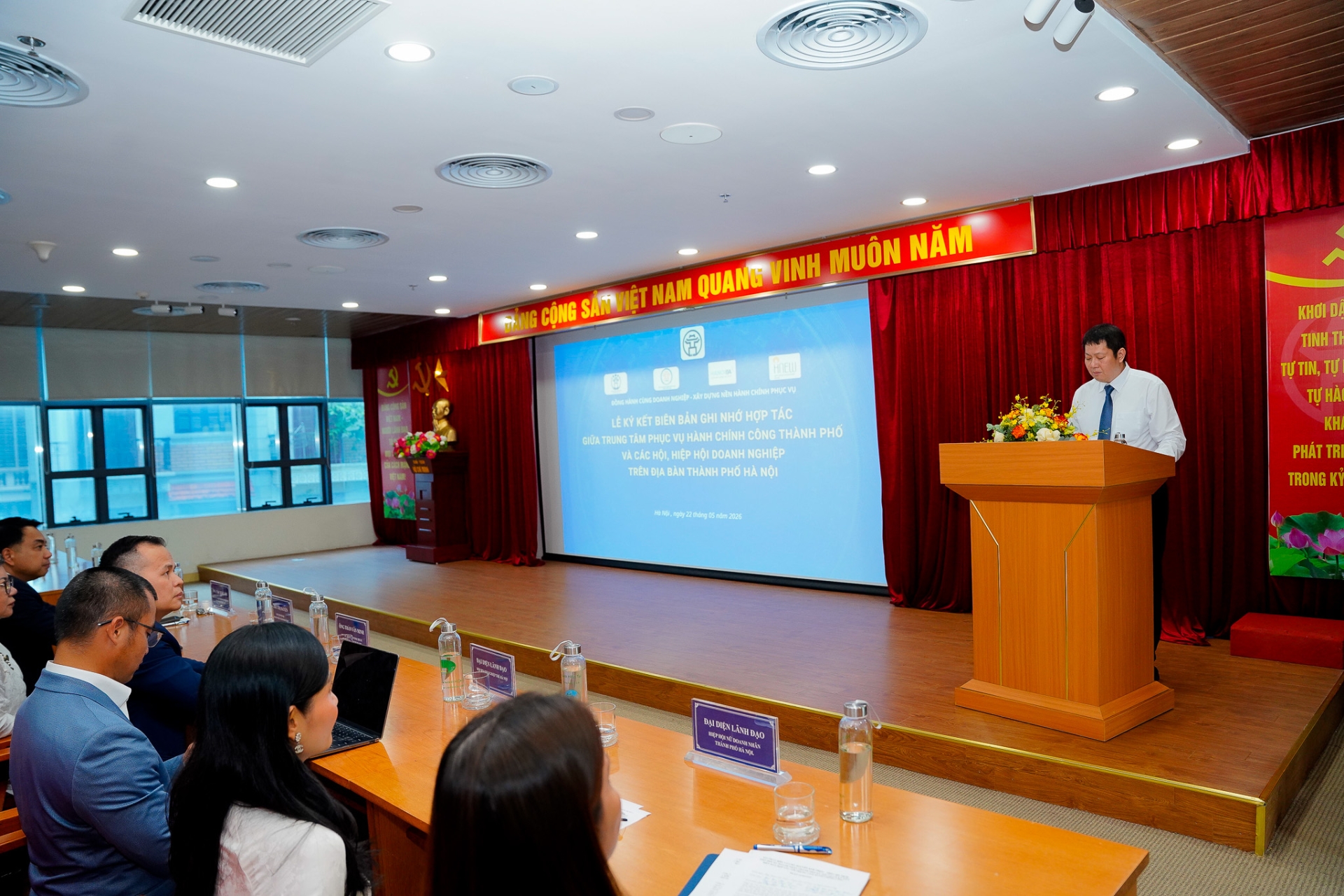 HANOIBA THAM GIA KÝ KẾT MOU VỚI TRUNG TÂM PHỤC VỤ HÀNH CHÍNH CÔNG THÀNH PHỐ HÀ NỘI: TĂNG CƯỜNG KẾT NỐI, HỖ TRỢ DOANH NGHIỆP TRONG CẢI CÁCH HÀNH CHÍNH VÀ CHUYỂN ĐỔI SỐ