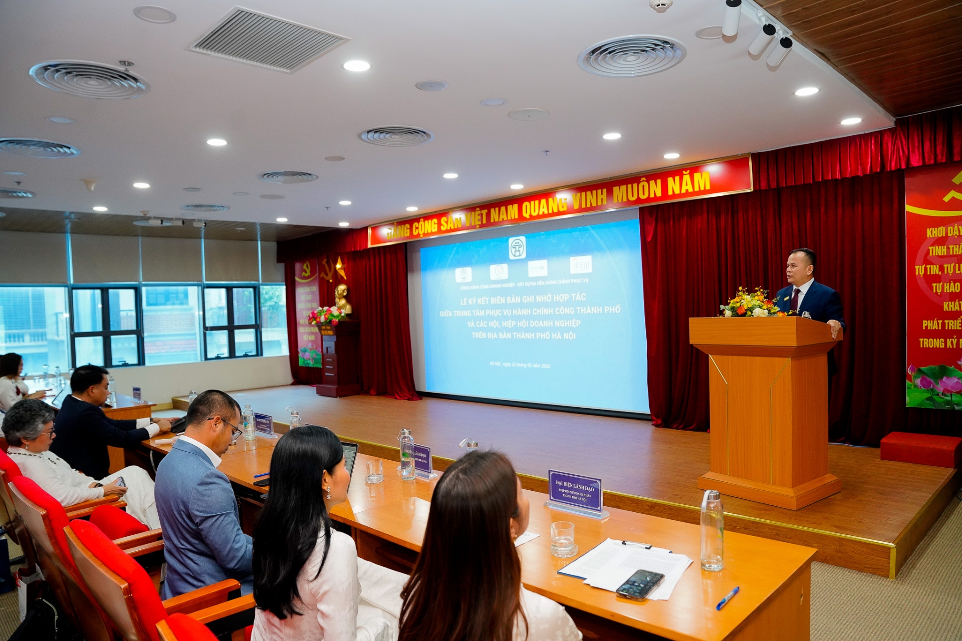 HANOIBA THAM GIA KÝ KẾT MOU VỚI TRUNG TÂM PHỤC VỤ HÀNH CHÍNH CÔNG THÀNH PHỐ HÀ NỘI: TĂNG CƯỜNG KẾT NỐI, HỖ TRỢ DOANH NGHIỆP TRONG CẢI CÁCH HÀNH CHÍNH VÀ CHUYỂN ĐỔI SỐ
