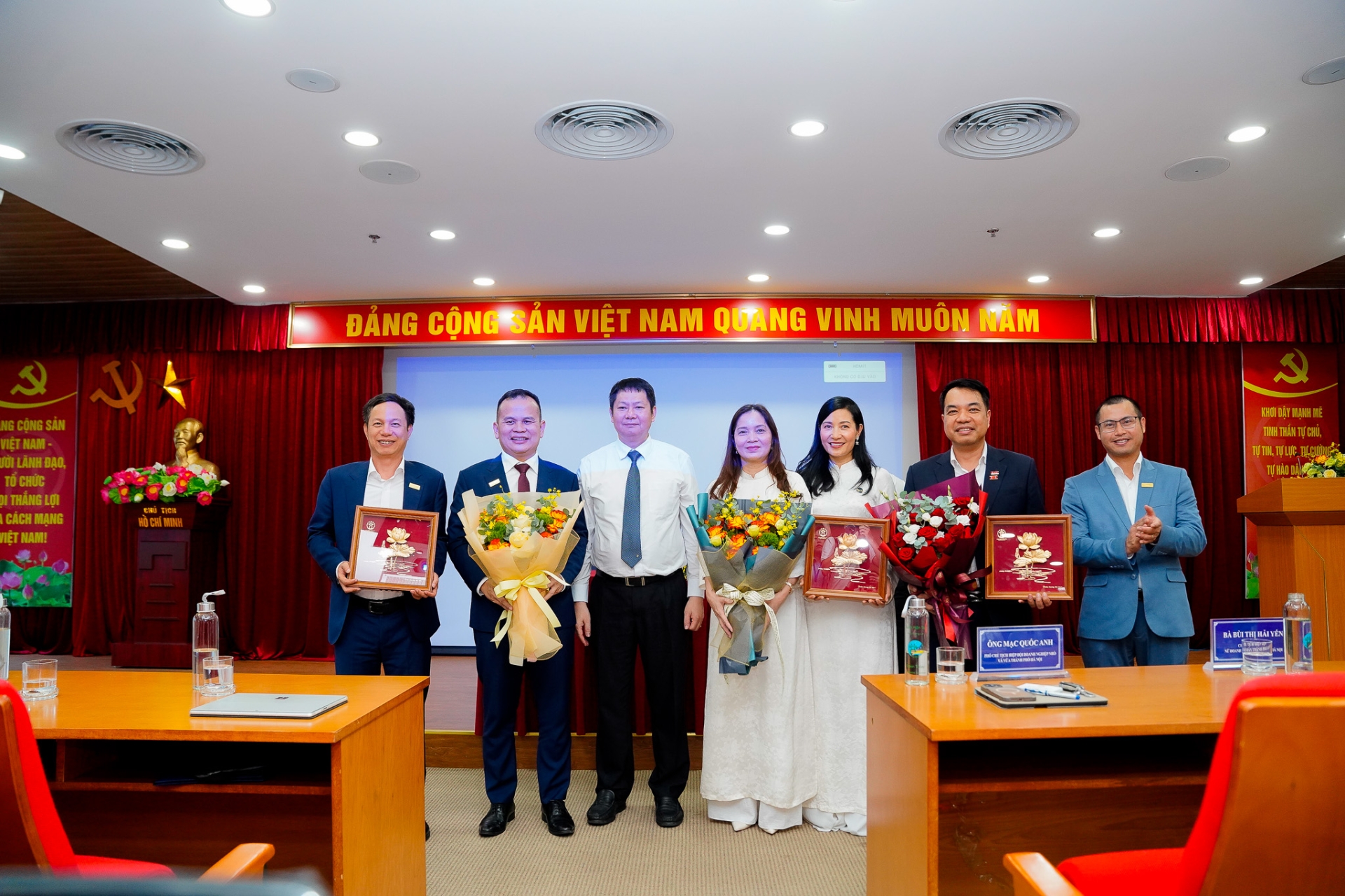 HANOIBA THAM GIA KÝ KẾT MOU VỚI TRUNG TÂM PHỤC VỤ HÀNH CHÍNH CÔNG THÀNH PHỐ HÀ NỘI: TĂNG CƯỜNG KẾT NỐI, HỖ TRỢ DOANH NGHIỆP TRONG CẢI CÁCH HÀNH CHÍNH VÀ CHUYỂN ĐỔI SỐ