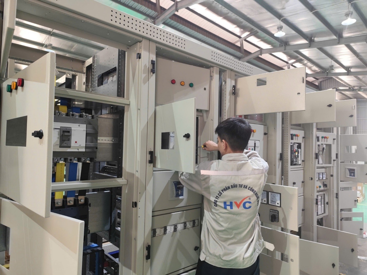 CÔNG TY CỔ PHẦN ĐẦU TƯ VÀ CÔNG NGHỆ HVC