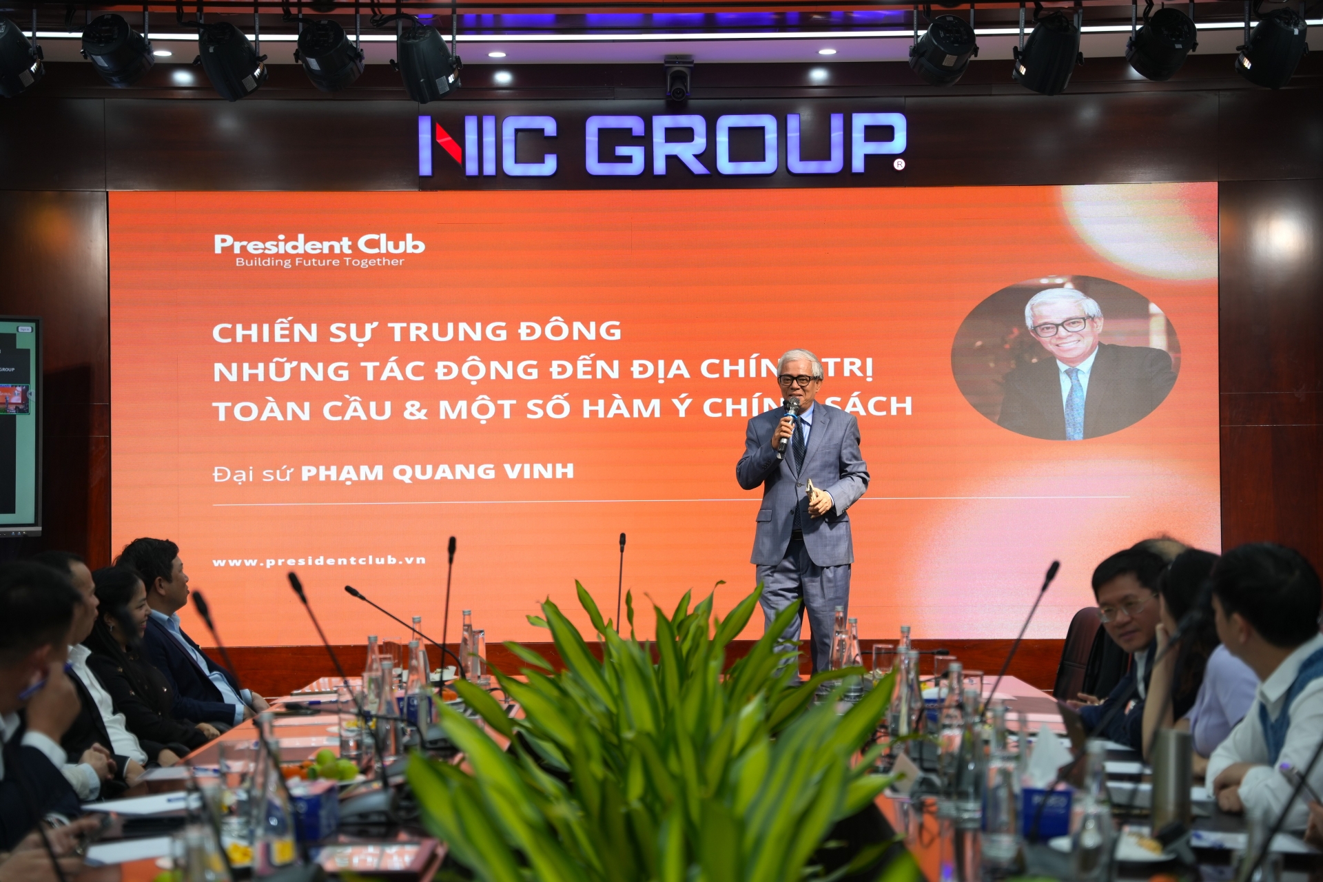 HANOIBA CÙNG CÁC CHUYÊN GIA TÌM GIẢI PHÁP KHẮC PHỤC ẢNH HƯỞNG TỚI KINH DOANH CỦA DN VIỆT TRONG KHỦNG HOẢNG CHIẾN SỰ TRUNG ĐÔNG