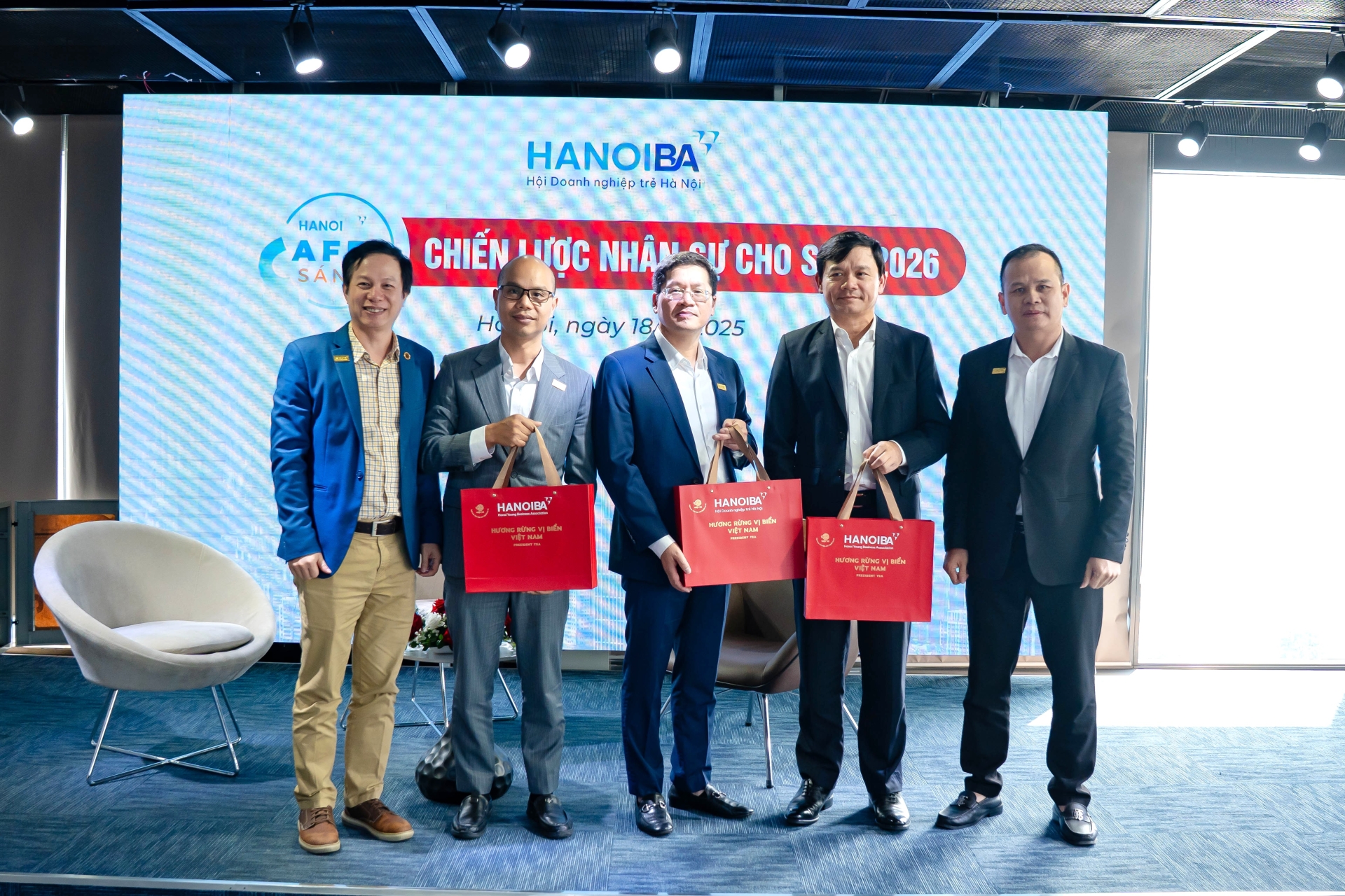 CAFE SÁNG CÙNG HANOIBA 