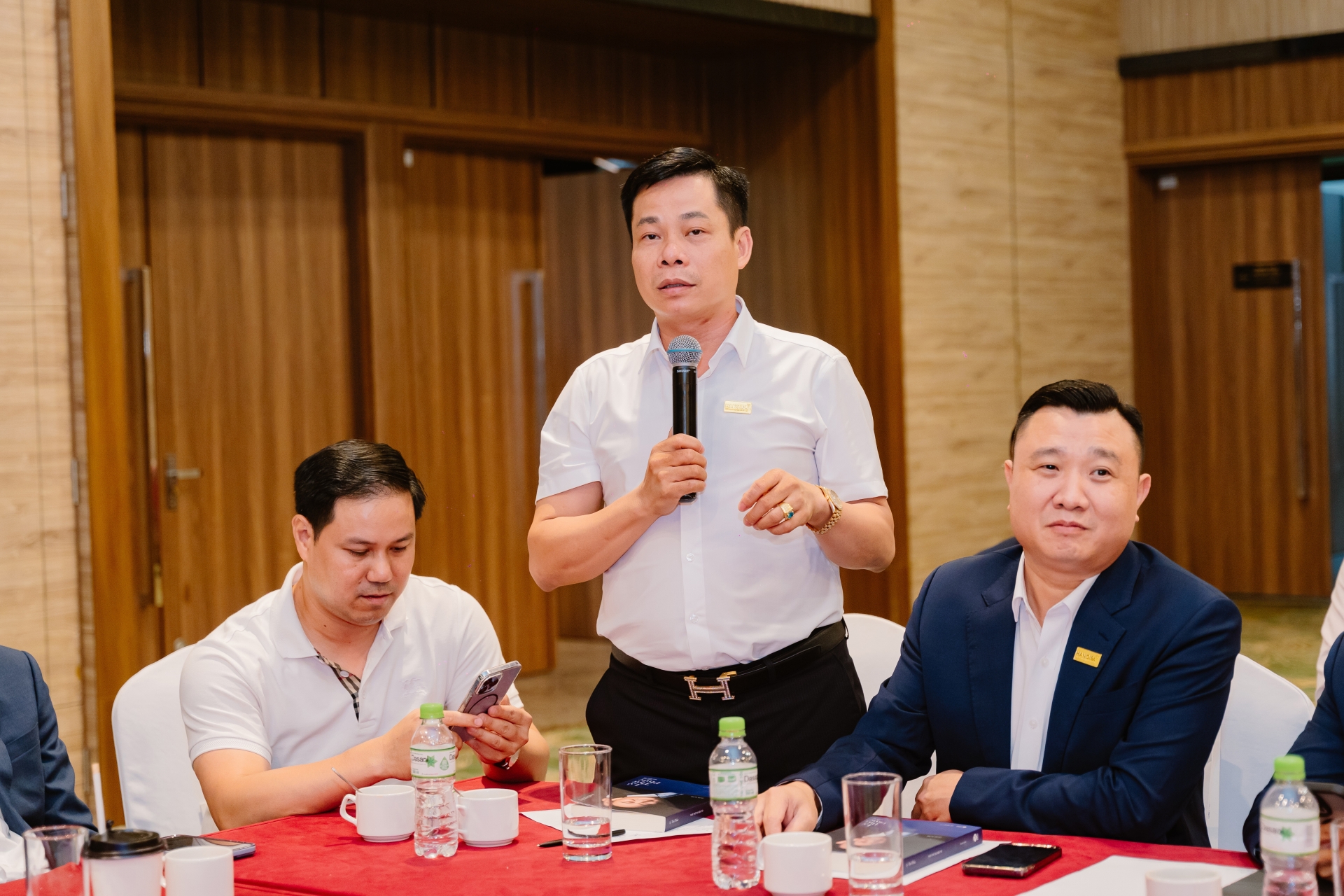 HANOIBA TỔ CHỨC HỘI NGHỊ BAN CHẤP HÀNH LẦN 2, KHÓA IX