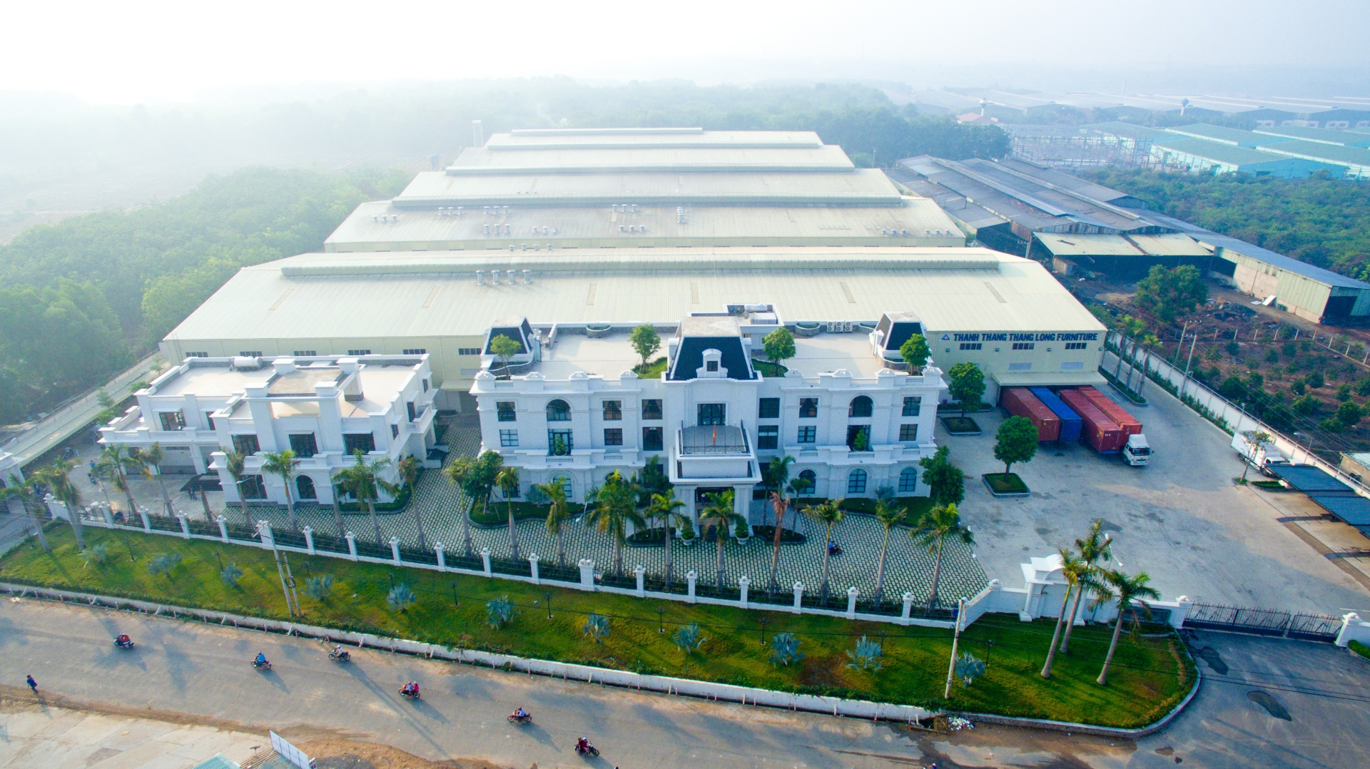 TẬP ĐOÀN THANG MÁY THIẾT BỊ THĂNG LONG - NHÀ TÀI TRỢ HẠNG ĐỒNG CHƯƠNG TRÌNH TẾT DOANH NHÂN TRẺ 2025: THE CONNECTION - KẾT NỐI