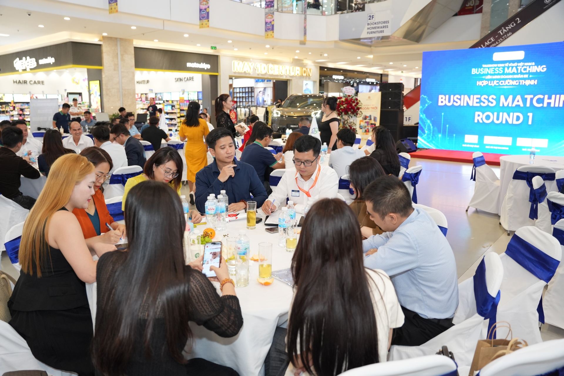 [TIN SỰ KIỆN ĐƠN VỊ TRỰC THUỘC] LIÊN MINH DOANH NHÂN 8X: BÙNG NỔ KẾT NỐI VỚI CHUỖI HOẠT ĐỘNG 