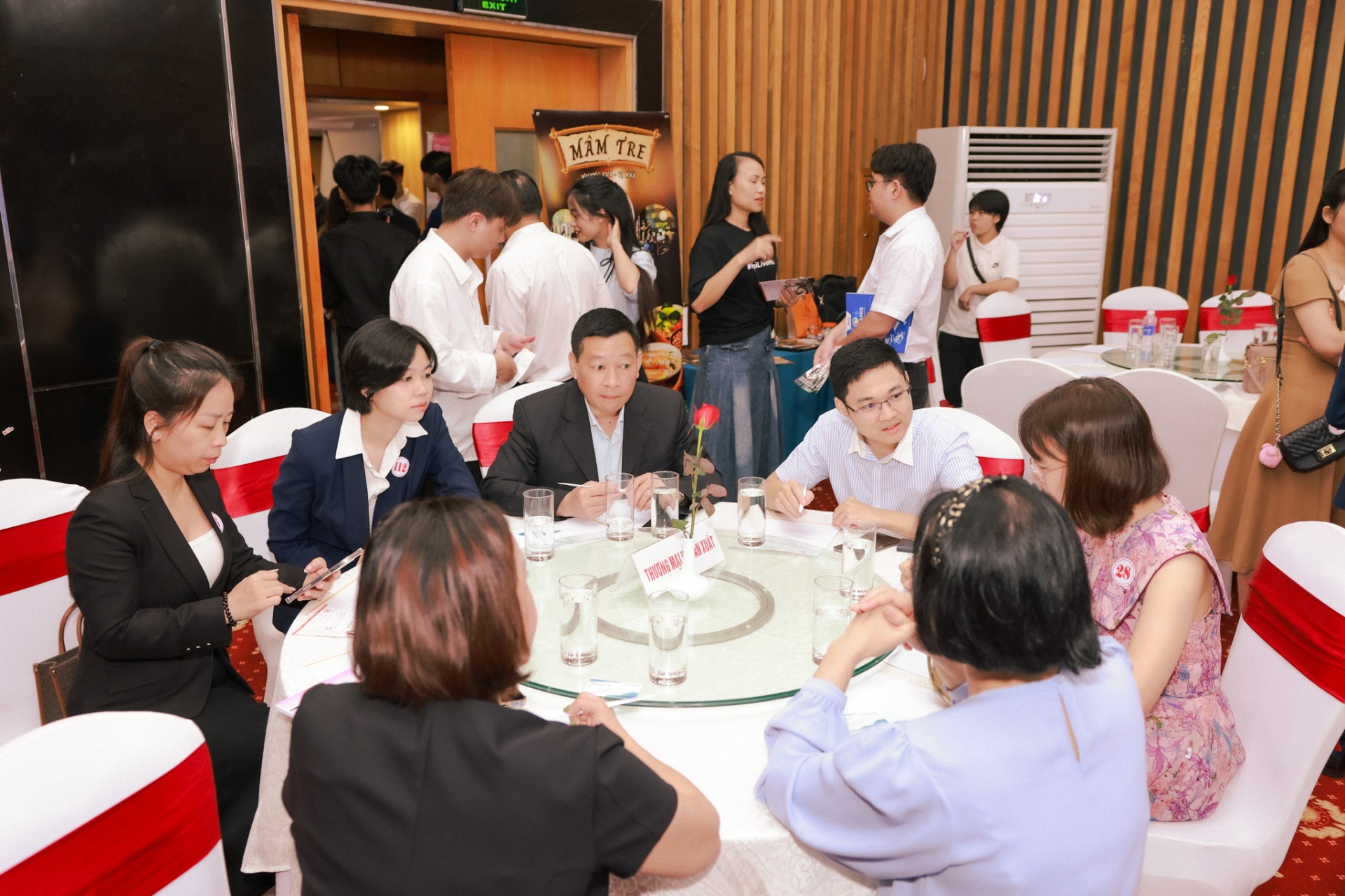 ĐẨY MẠNH KẾT NỐI VÀ XÚC TIẾN THƯƠNG MẠI QUA CHƯƠNG TRÌNH XTTM CÁC NHÀ HANOIBA