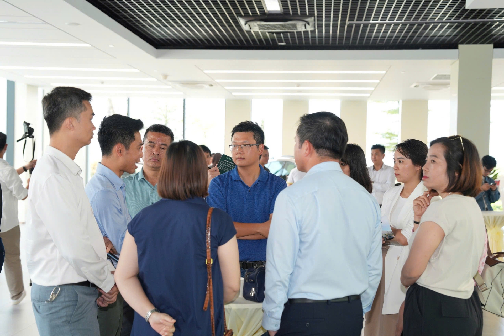 HANOIBA SITE VISIT THĂM VÀ GIAO LƯU TẠI NHÀ MÁY Ô TÔ nhà cái uy tín 20vui VIỆT HƯNG - TẬP ĐOÀN nhà cái uy tín 20vui