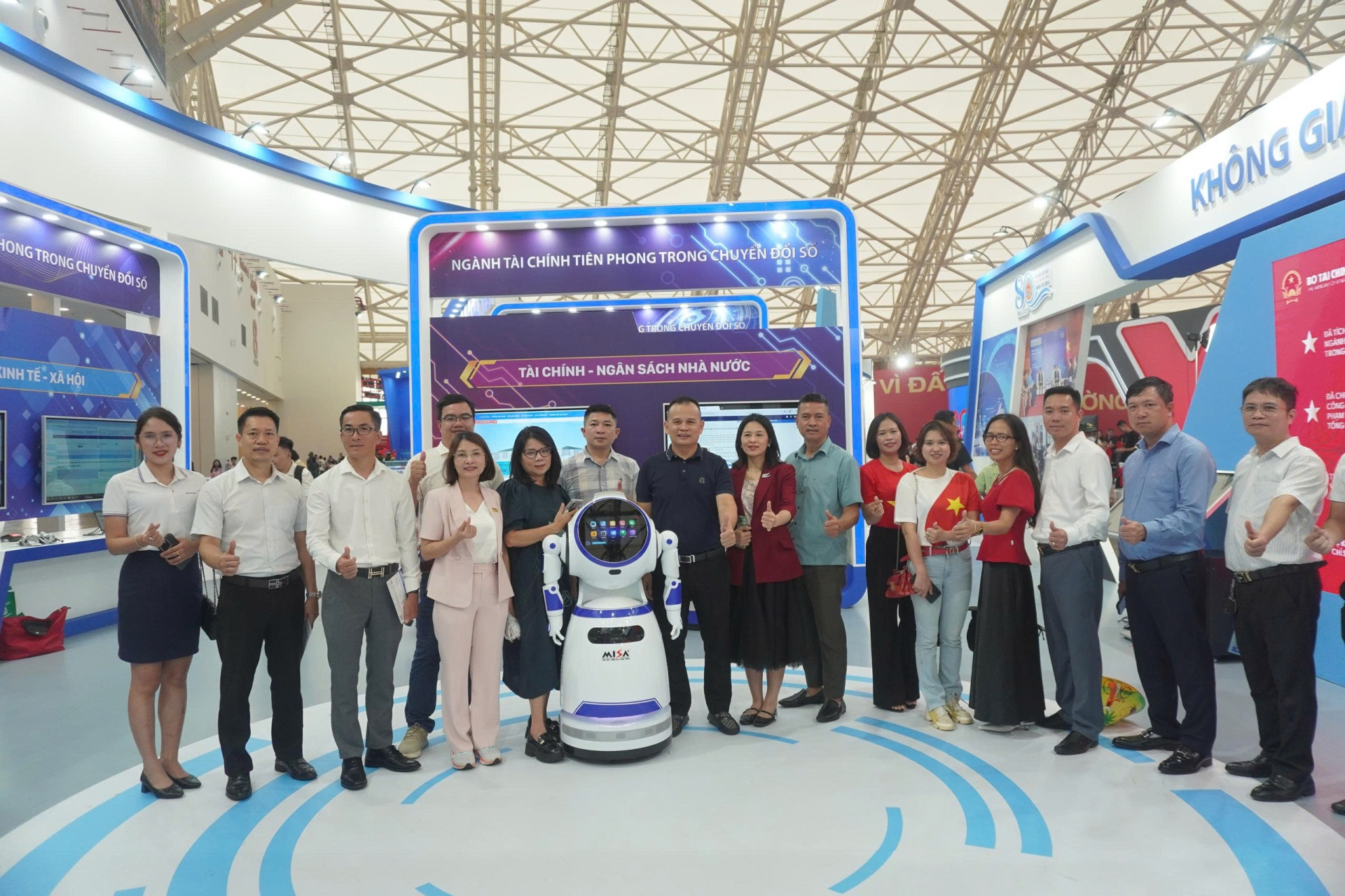 ĐOÀN HANOIBA THAM DỰ TRIỂN LÃM 80 NĂM