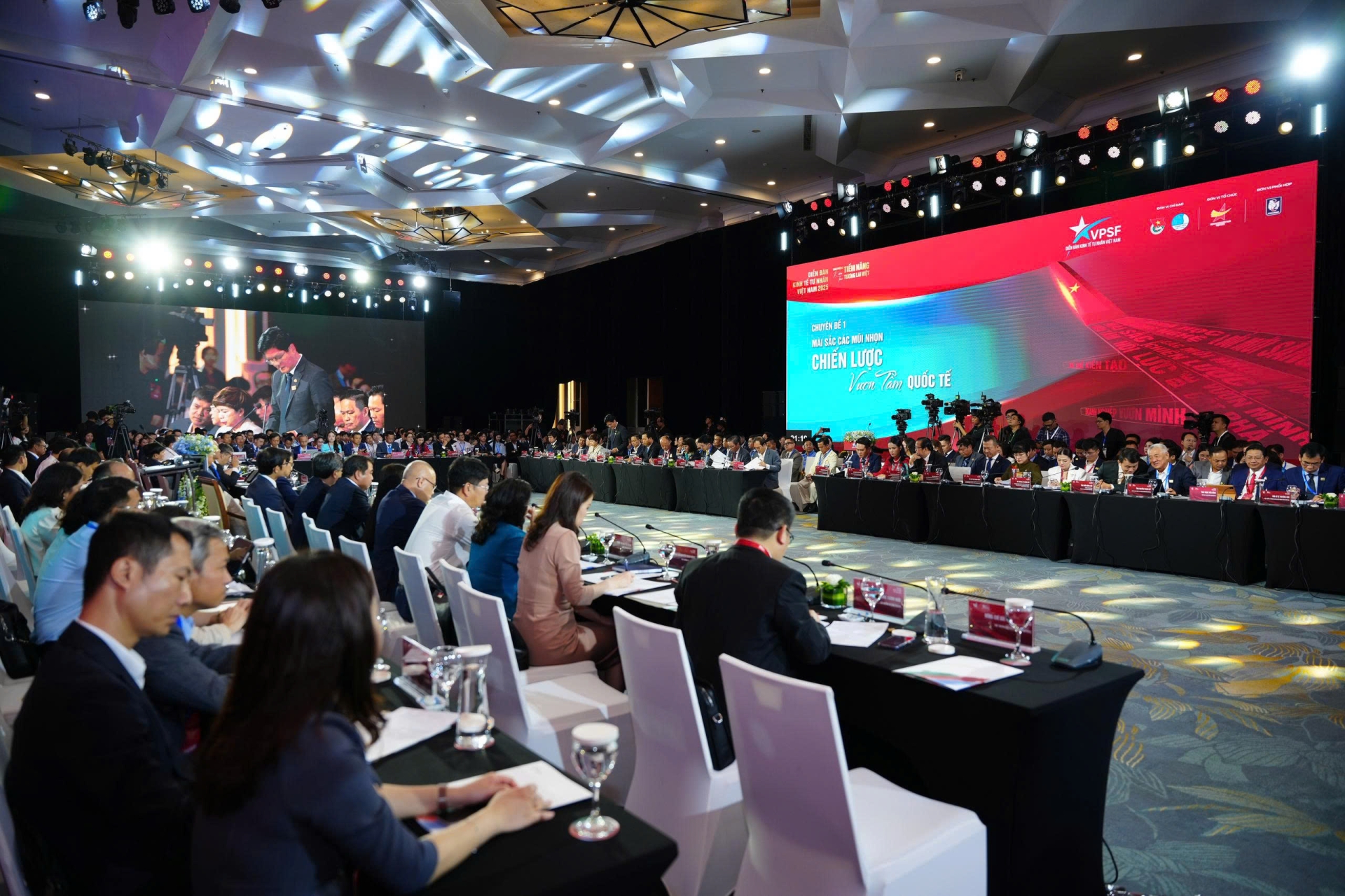 HỘI DOANH NGHIỆP TRẺ HÀ NỘI THAM DỰ DIỄN ĐÀN KINH TẾ TƯ NHÂN 2025