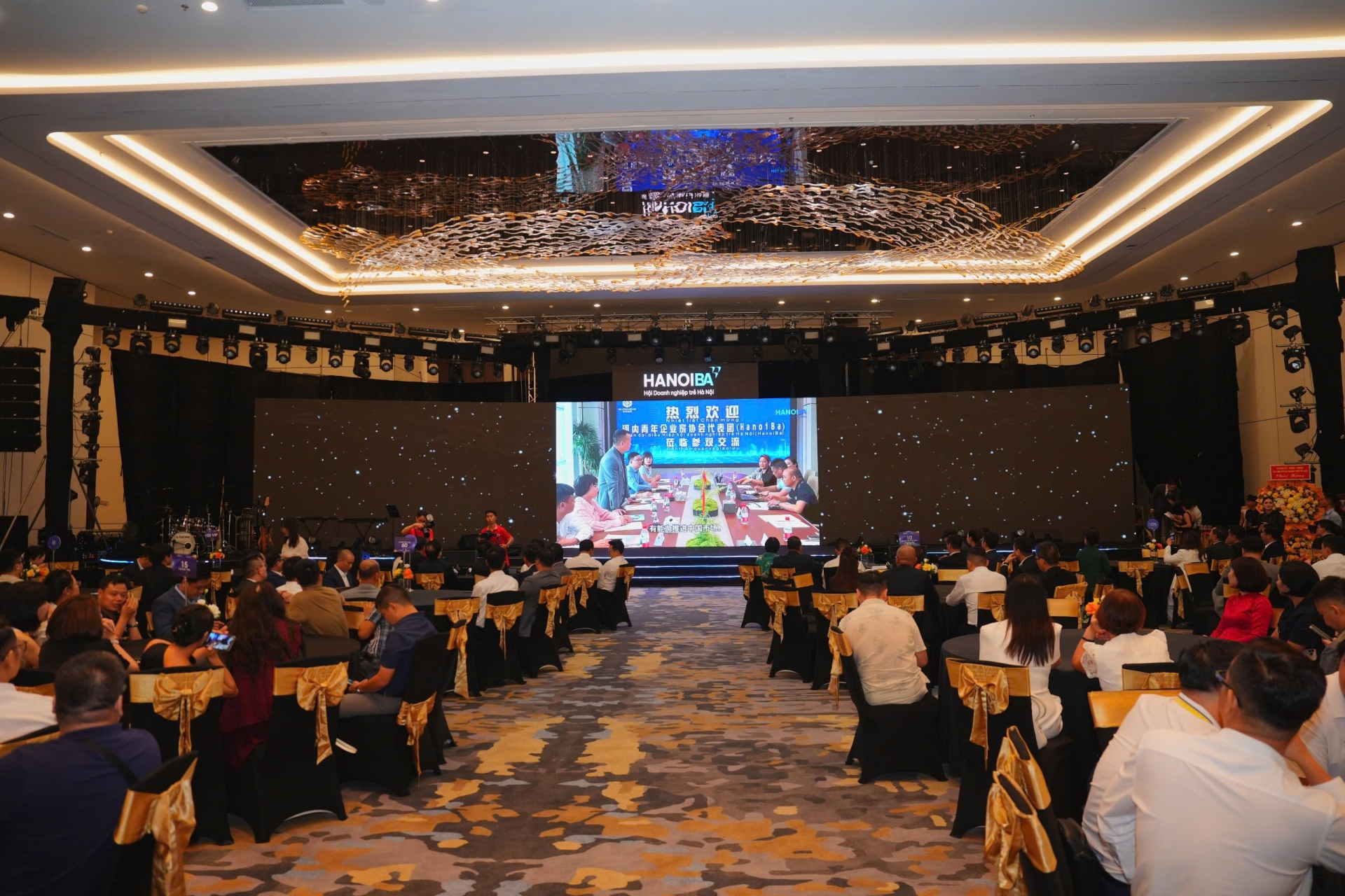 TẾT DOANH NHÂN TRẺ 2025 HANOIBA CHÍNH THỨC RA MẮT LIÊN MINH DOANH NGHIỆP VIỆT TRUNG