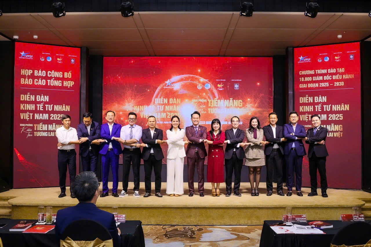 HỘI DOANH NHÂN TRẺ VIỆT NAM CÔNG BỐ BÁO CÁO TỔNG HỢP DIỄN ĐÀN KINH TẾ TƯ NHÂN VIỆT NAM 2025