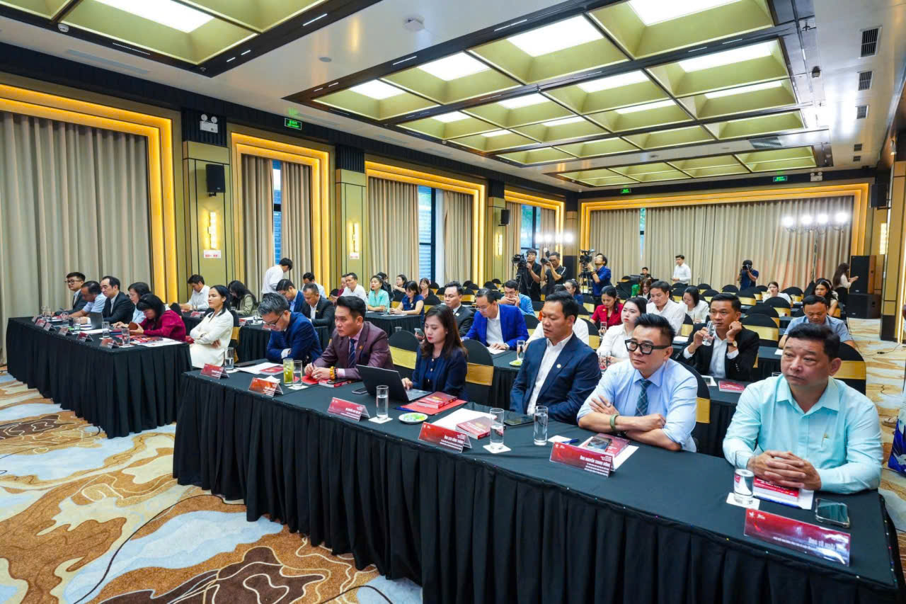 HỘI DOANH NHÂN TRẺ VIỆT NAM CÔNG BỐ BÁO CÁO TỔNG HỢP DIỄN ĐÀN KINH TẾ TƯ NHÂN VIỆT NAM 2025