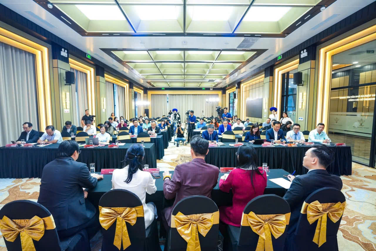 HỘI DOANH NHÂN TRẺ VIỆT NAM CÔNG BỐ BÁO CÁO TỔNG HỢP DIỄN ĐÀN KINH TẾ TƯ NHÂN VIỆT NAM 2025