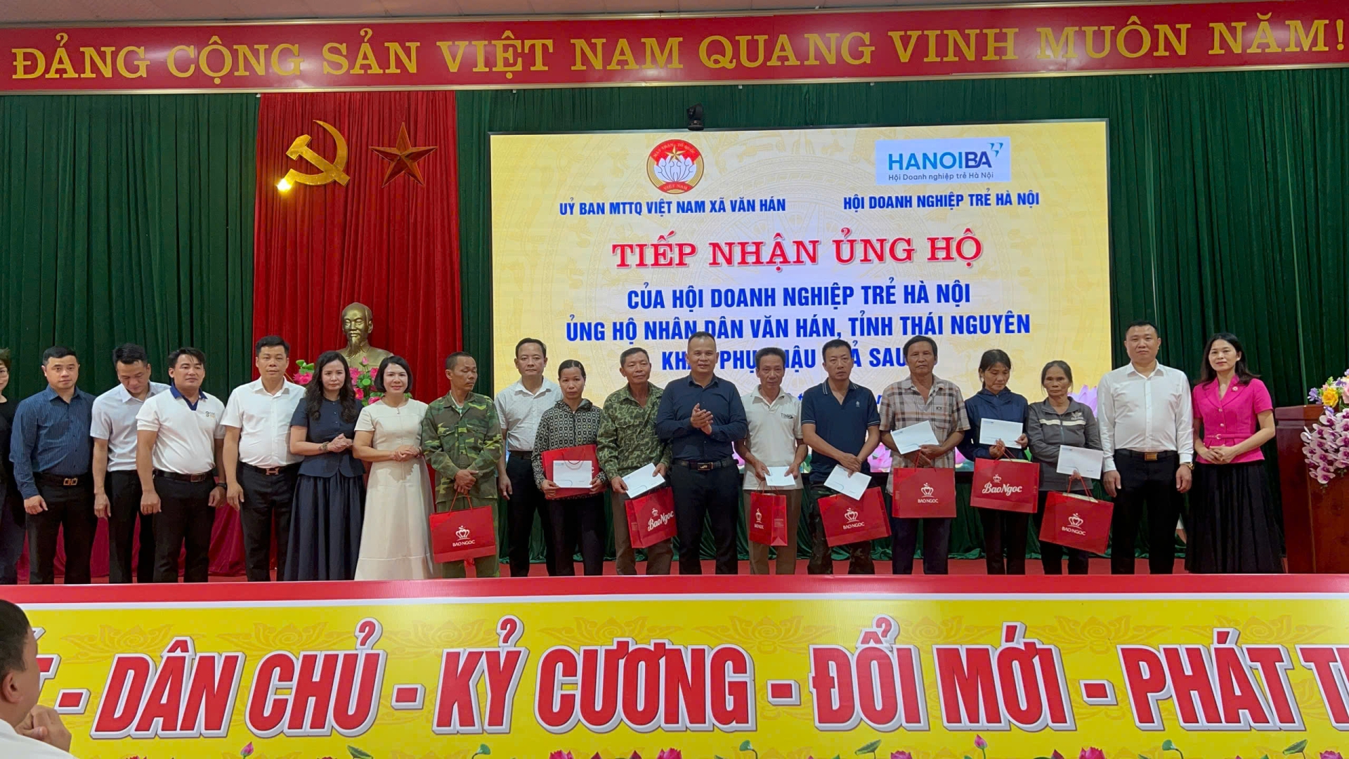 HANOIBA TRAO HỖ TRỢ ĐỒNG BÀO TỈNH THÁI NGUYÊN KHẮC PHỤC HẬU QUẢ BÃO LŨ 2025