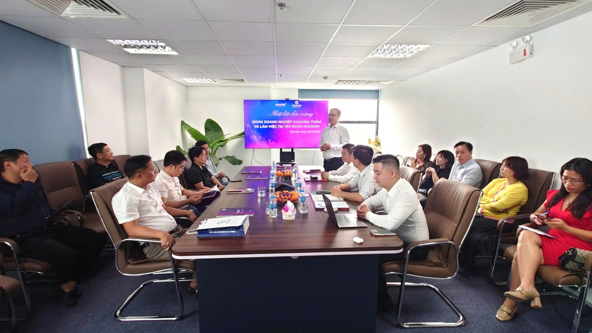 TIN XÚC TIẾN THƯƠNG MẠI - THĂM VÀ LÀM VIỆC TẠI TẬP ĐOÀN NOVAON
