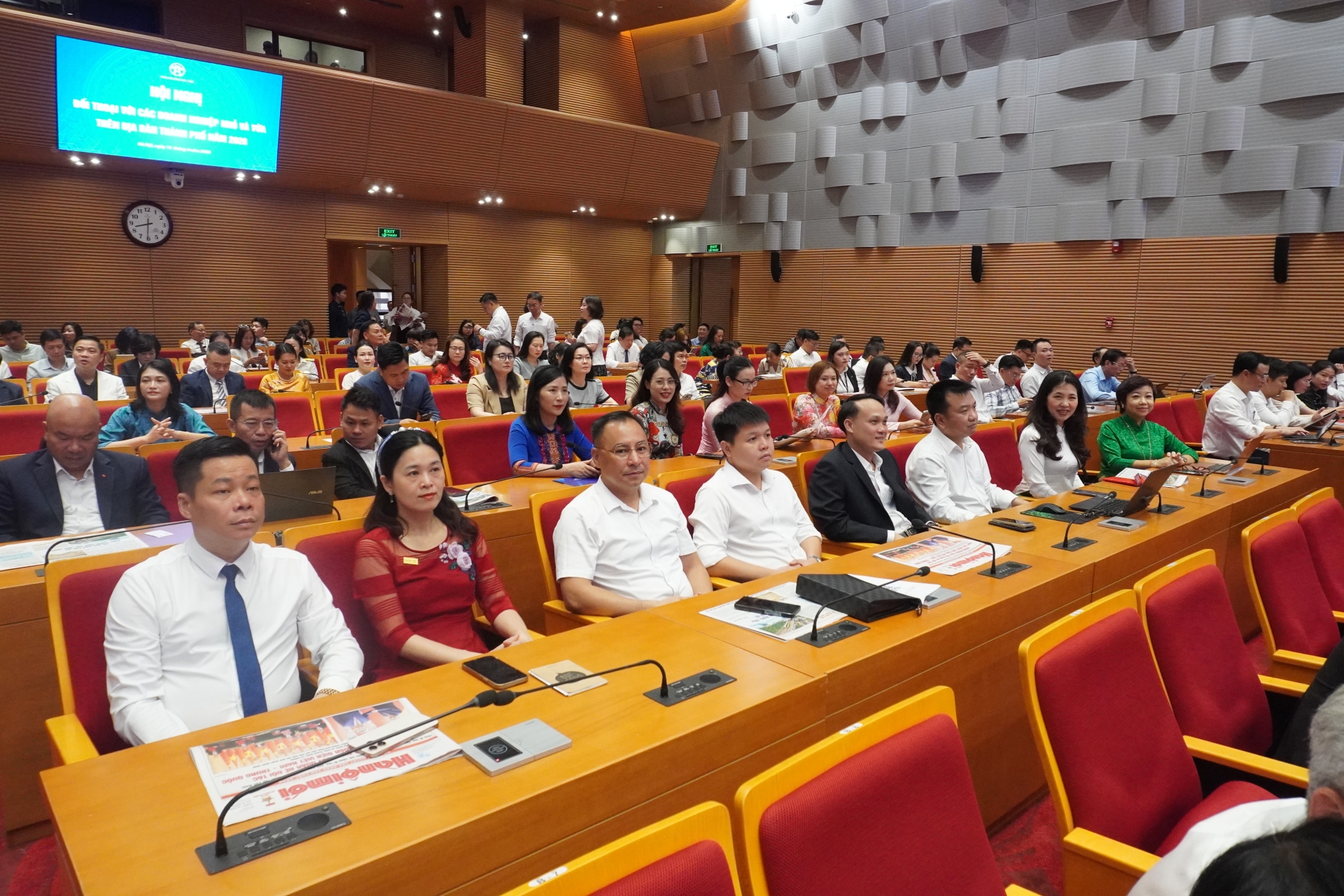 HANOIBA KIẾN NGHỊ GIẢI PHÁP GỠ “NÚT THẮT” CHO DOANH NGHIỆP NHỎ VÀ VỪA TẠI HÀ NỘI