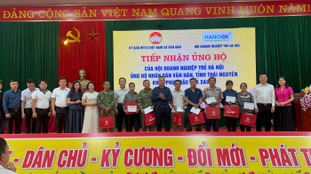 HANOIBA TRAO HỖ TRỢ ĐỒNG BÀO TỈNH THÁI NGUYÊN KHẮC PHỤC HẬU QUẢ BÃO LŨ 2025