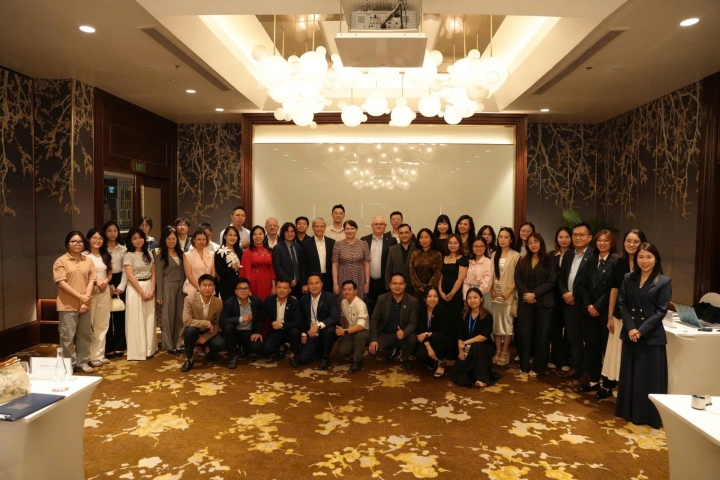 HỘI DOANH NGHIỆP TRẺ HÀ NỘI THAM DỰ BUỔI ĐỐI THOẠI CÙNG NGÀI DACIAN CIOLOȘ - NGUYÊN THỦ TƯỚNG ROMANIA